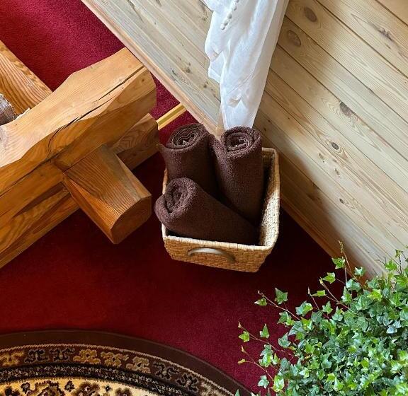 اتاق استاندارد با سرویس بهداشتی مشترک, Rakši