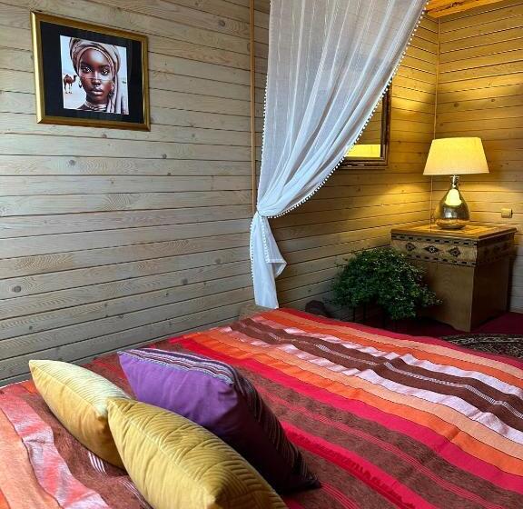 اتاق استاندارد با سرویس بهداشتی مشترک, Rakši