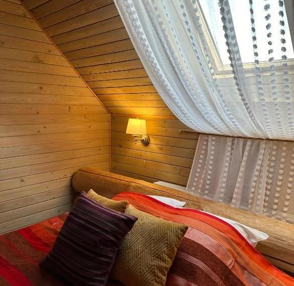 اتاق استاندارد با سرویس بهداشتی مشترک, Rakši