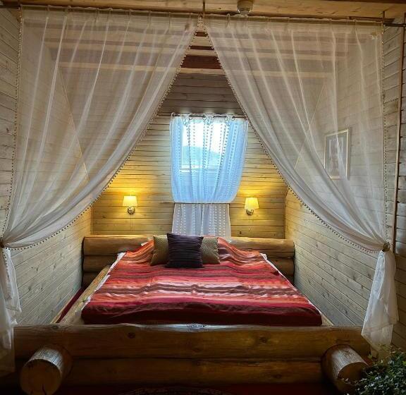 اتاق استاندارد با سرویس بهداشتی مشترک, Rakši