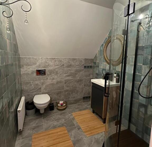 اتاق راحتی سه تخته, Rakši