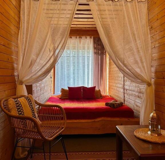 اتاق راحتی سه تخته, Rakši