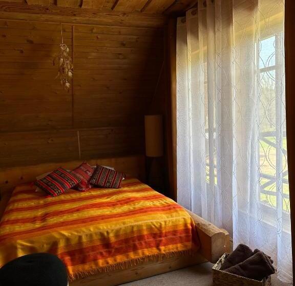 اتاق استاندارد با بالکن, Rakši