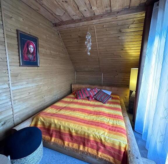 اتاق استاندارد با بالکن, Rakši