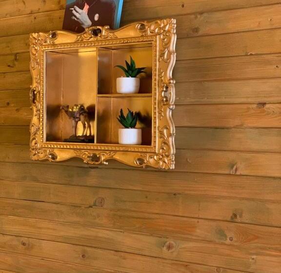 اتاق استاندارد با چشم‌انداز, Rakši