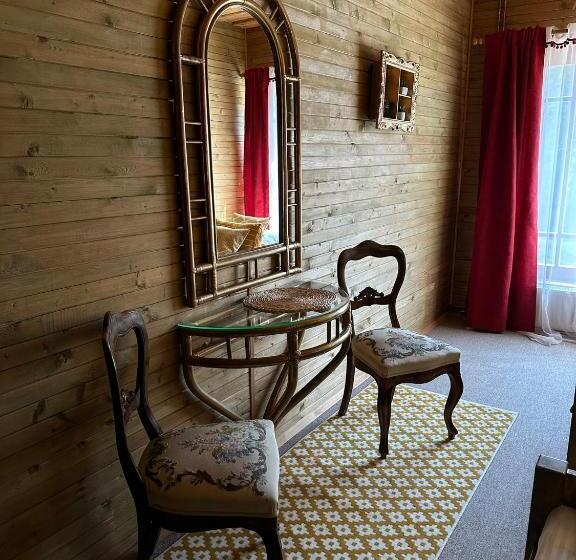 اتاق استاندارد با چشم‌انداز, Rakši