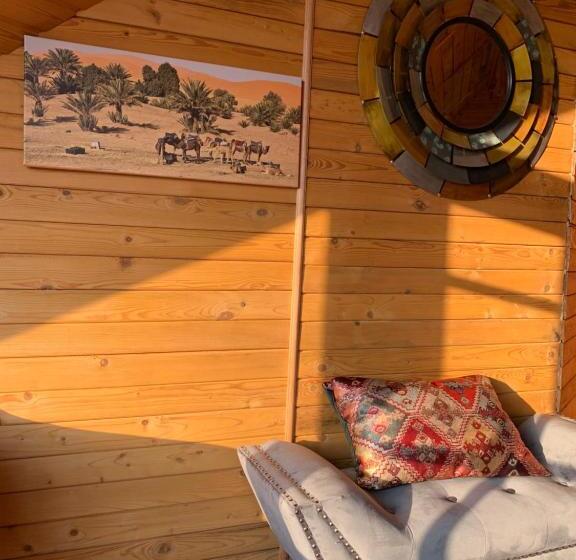 اتاق استاندارد سه تخته با سرویس بهداشتی مشترک, Rakši