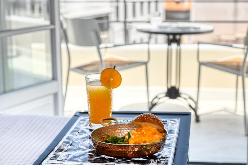 스위트, Athenian Foss