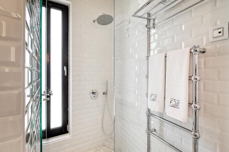 스위트, Athenian Foss