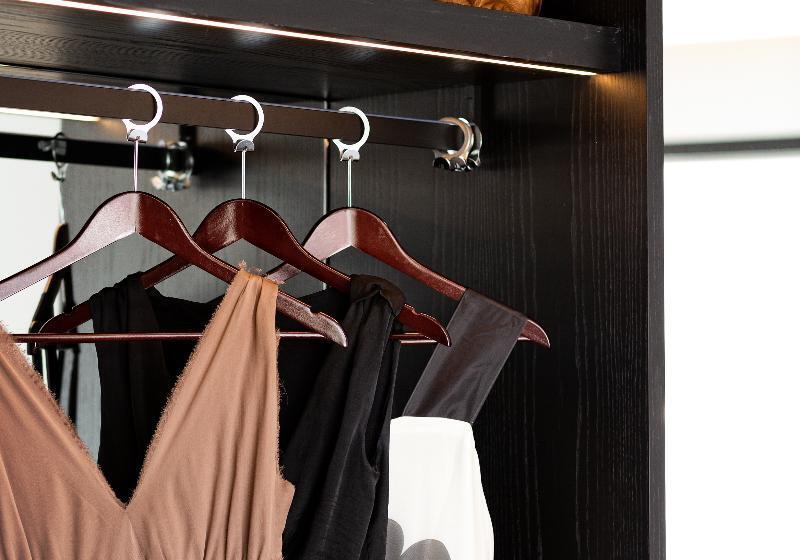 스위트, Athenian Foss