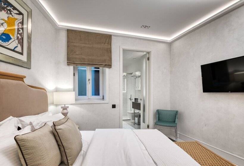 스위트, Athenian Foss