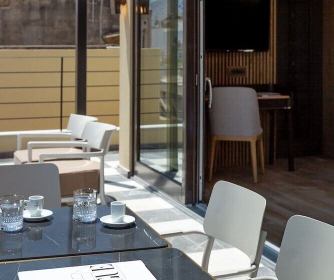 프레지덴셜 스위트, Athenian Foss