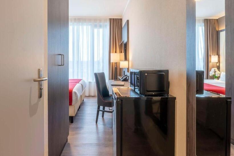 Номер Стандарт, Plaza Premium Den Haag City Center
