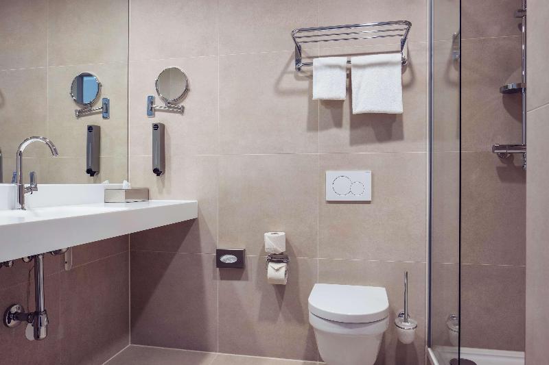Четырехместный Номер Стандарт, Plaza Premium Den Haag City Center