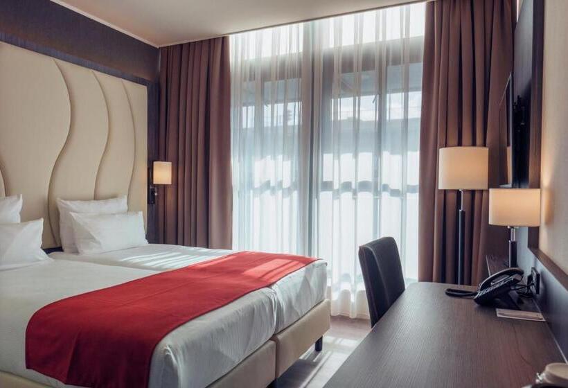 Номер Стандарт, Plaza Premium Den Haag City Center