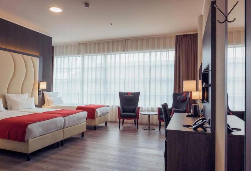 Номер Стандарт Трехместный, Plaza Premium Den Haag City Center