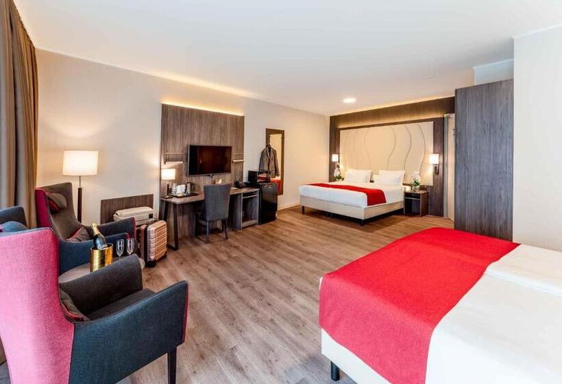 Четырехместный Номер Стандарт, Plaza Premium Den Haag City Center