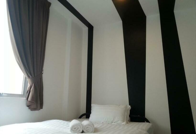 غرفة ديلوكس, Comma