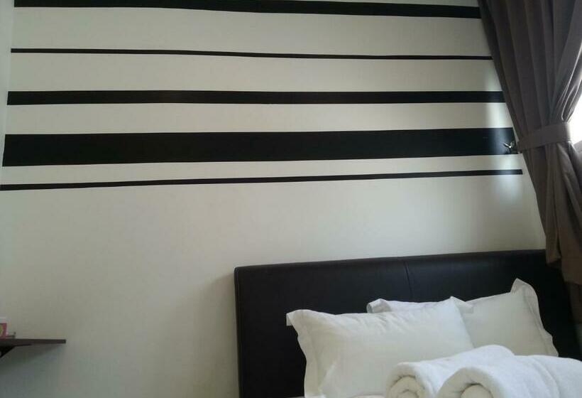 غرفة ديلوكس, Comma