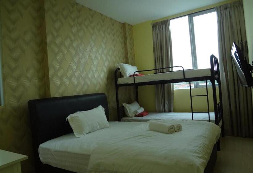 Family Suite, Comma