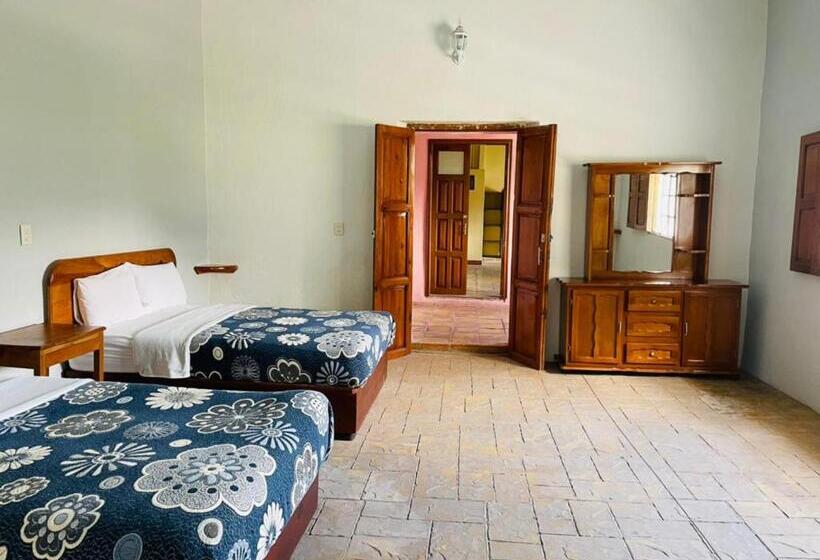 标准三人间, Ex Hacienda El Molino