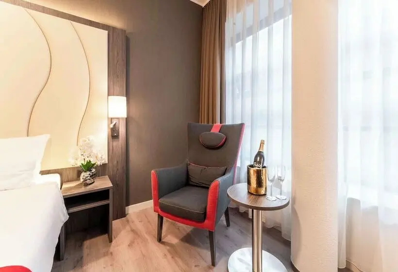 コンフォートルーム, Plaza Premium Den Haag City Center