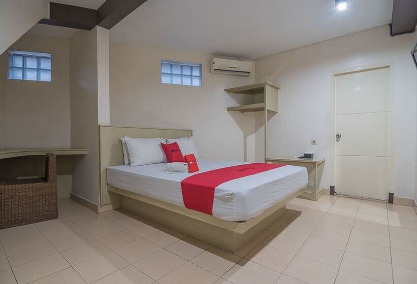 豪华房间, Reddoorz Plus Near Museum Geologi Bandung