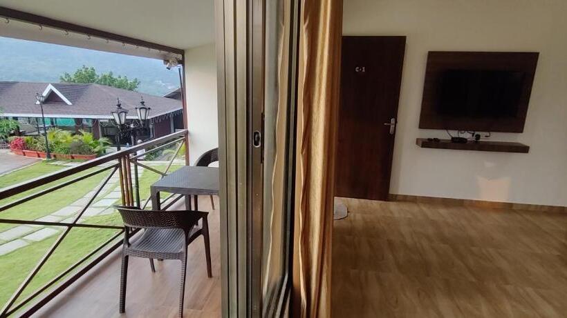کابین, Green Velvet Resort Near Pawna Lake