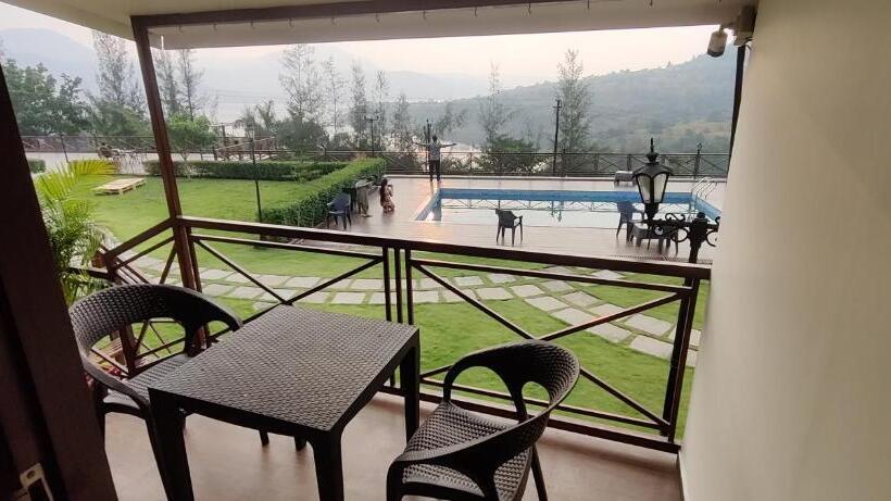 Stuga, Green Velvet Resort Near Pawna Lake