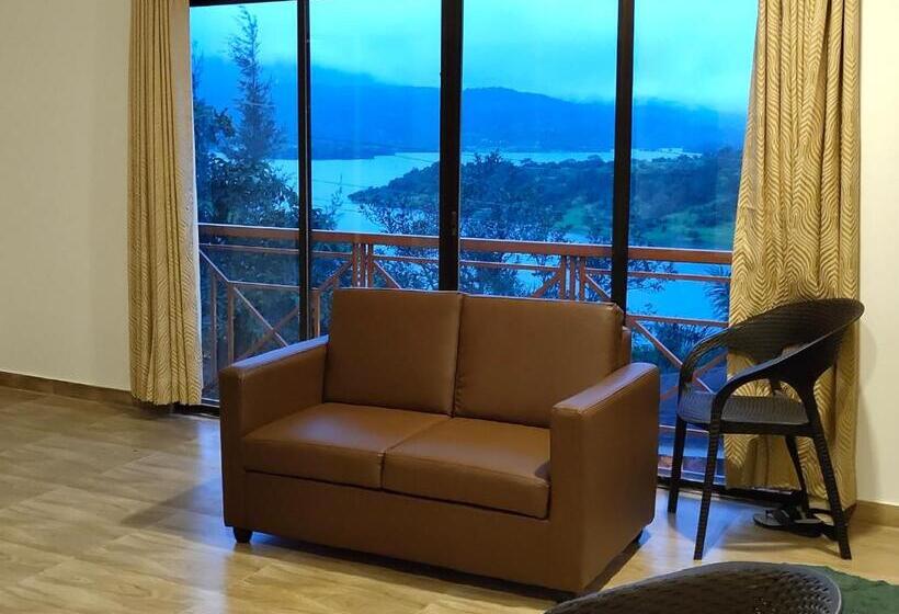 3 Sovrums Villa, Green Velvet Resort Near Pawna Lake