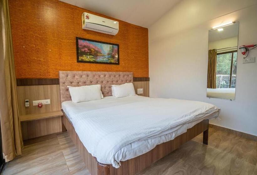 3 Sovrums Villa, Green Velvet Resort Near Pawna Lake