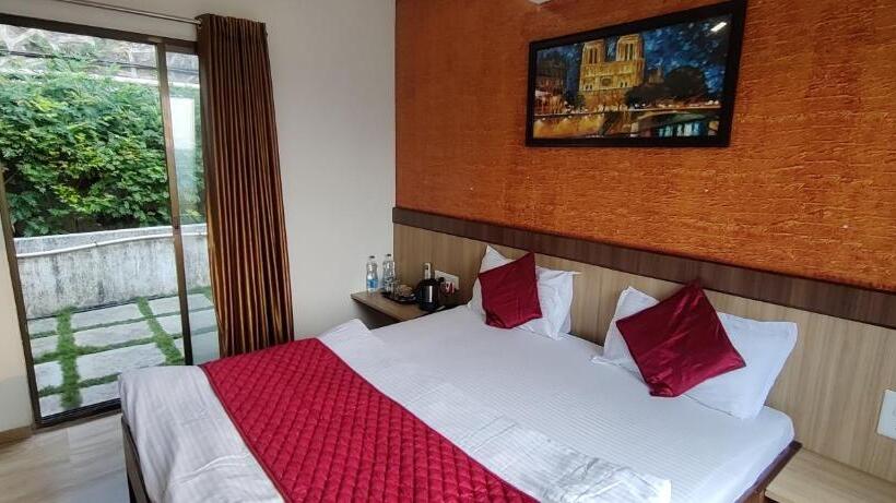 Stuga, Green Velvet Resort Near Pawna Lake