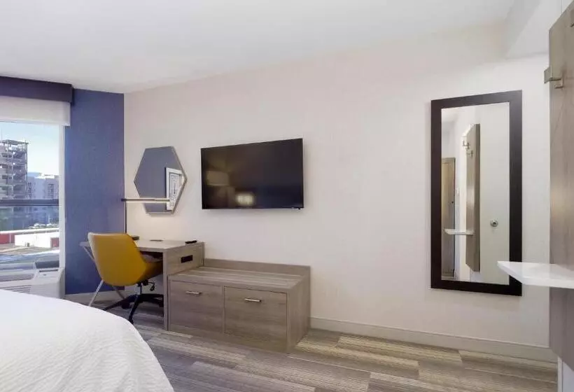 キングサイズベッドのスイートルーム, Holiday Inn Express & Suites Phoenix   Tempe, An Ihg