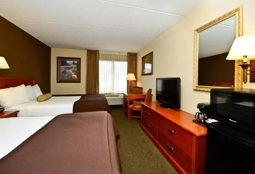 2ダブルベッドのスタンダードルーム, Ramada By Wyndham Plymouth Hotel & Conference Center