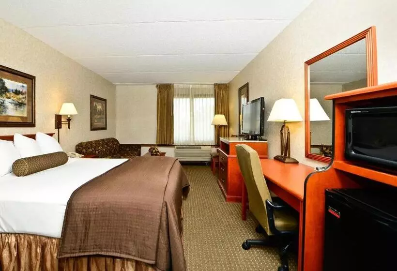 キングサイズベッドのスタンダードルーム, Ramada By Wyndham Plymouth Hotel & Conference Center