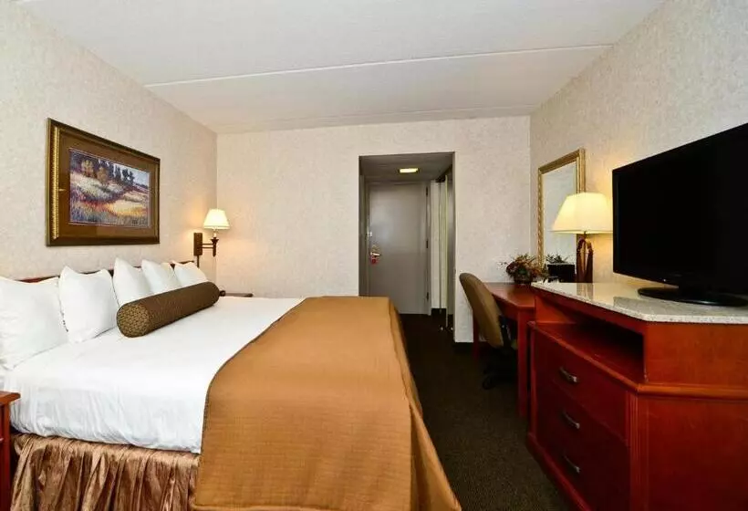 キングサイズベッドのスタンダードルーム, Ramada By Wyndham Plymouth Hotel & Conference Center