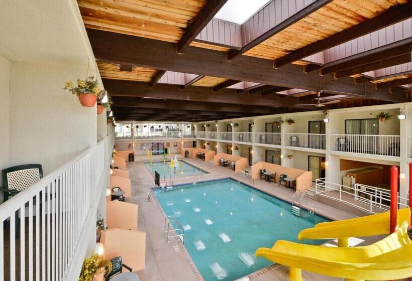 غرفه قياسيه سريرين مزدوجين, Ramada By Wyndham Plymouth Hotel & Conference Center