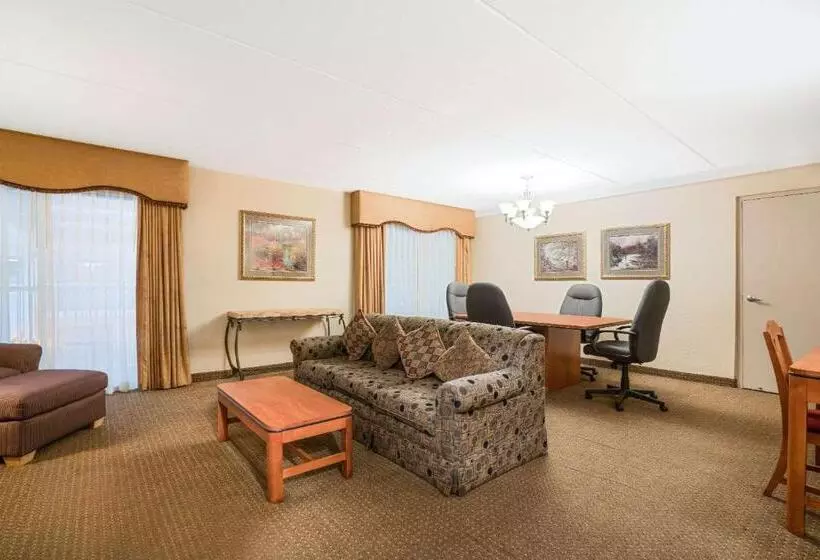 2ベッドルームスーペリアスイート, Ramada By Wyndham Plymouth Hotel & Conference Center