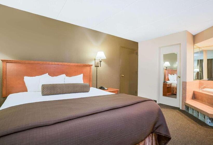 جناح سوبيريور غرفتين نوم, Ramada By Wyndham Plymouth Hotel & Conference Center