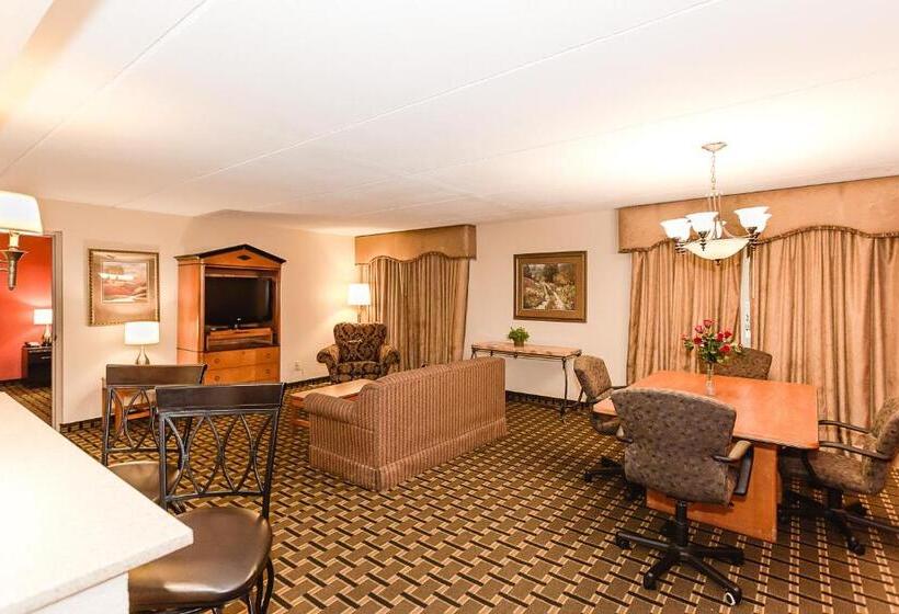 جناح سوبيريور غرفتين نوم, Ramada By Wyndham Plymouth Hotel & Conference Center