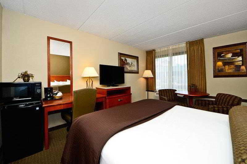 غرفة قياسية سرير كينج, Ramada By Wyndham Plymouth Hotel & Conference Center