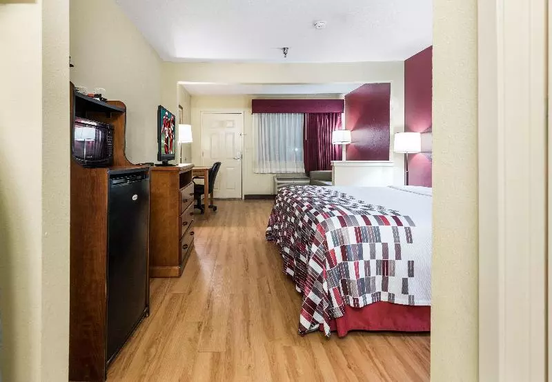 キングサイズベッドのスーペリアルーム, Red Roof Inn Conroe North  Willis
