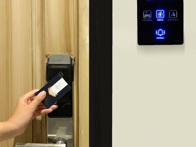 اتاق استاندارد, Golden Lotus Central