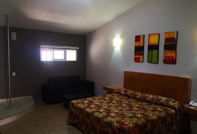 جناح ديلوكس, La Martinica