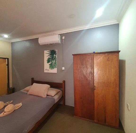 标准间, Nks Chalet