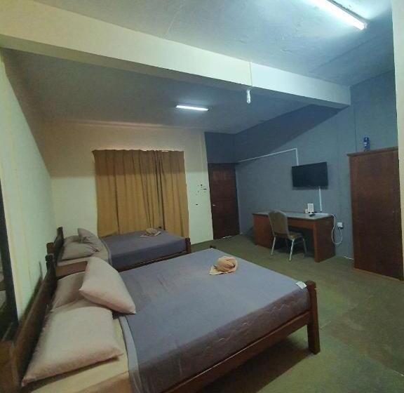 四人标准间, Nks Chalet