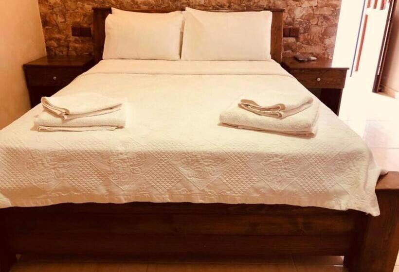 غرفة قياسية ثلاثية مطلة علي الحديقة, Paradise Karpaz Hotel & Restaurant