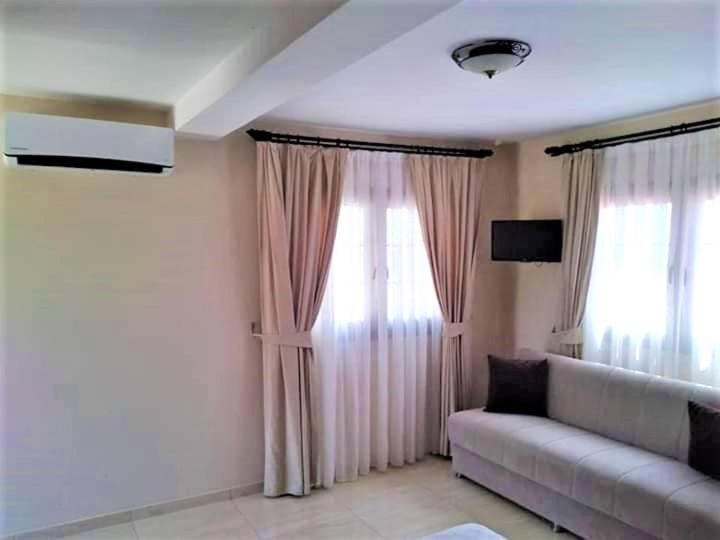 اتاق استاندارد چهارنفره با چشم‌انداز باغ, Paradise Karpaz Hotel & Restaurant