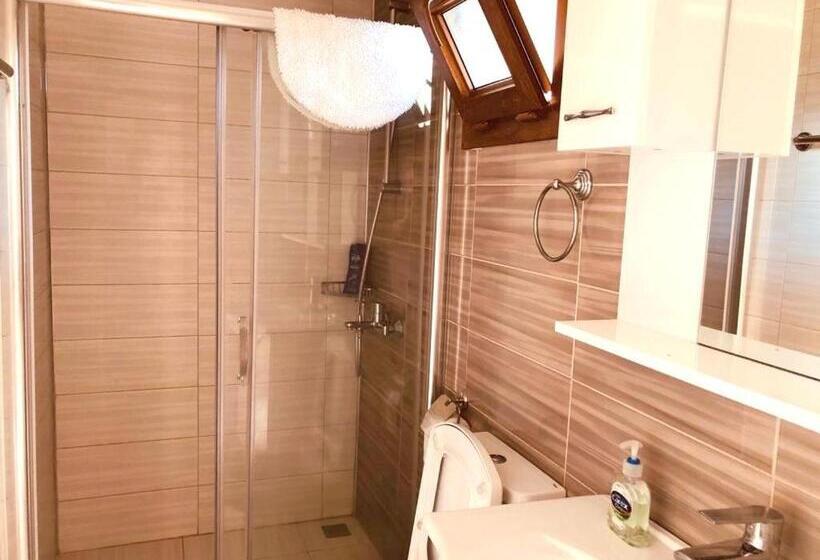 اتاق استاندارد چهارنفره با چشم‌انداز باغ, Paradise Karpaz Hotel & Restaurant