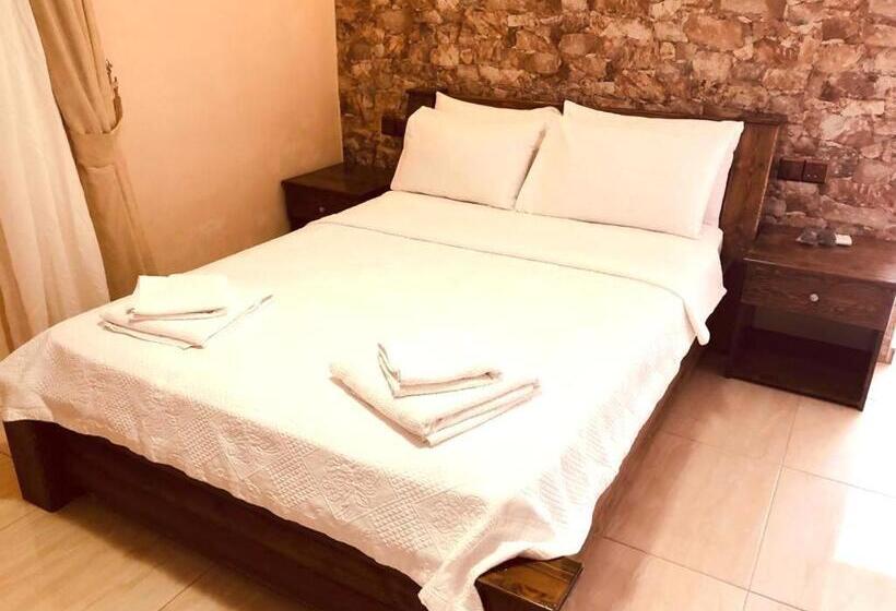 غرفة قياسية رباعية مطلة على الحديقة, Paradise Karpaz Hotel & Restaurant